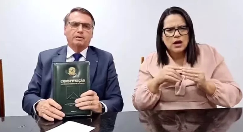 Bolsonaro diz que ato pela democracia foi ‘micareta do PT’ e que carta vale menos do que papel higiênico