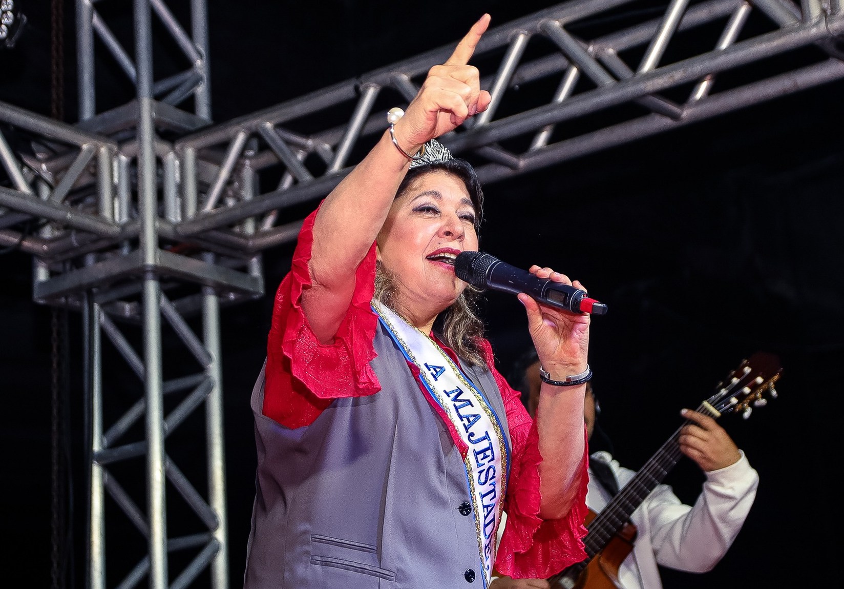 Vídeo: Roberta Miranda recebe título de ‘A Majestade, o Sabiá’ na Pérola Negra