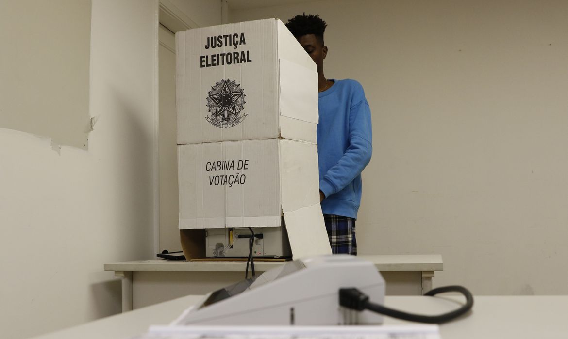 Maioria dos brasileiros é contra o fim da reeleição, diz Datafolha