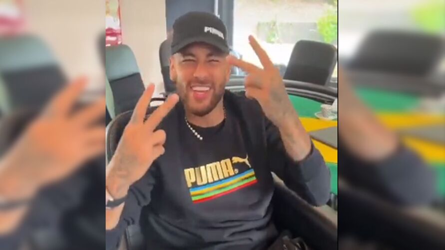 Rafinha chama Neymar de ‘bosta’ ao explicar consequências da democracia