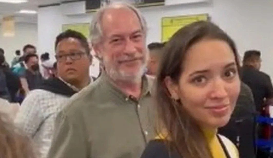 Chamado de traidor, Ciro Gomes é hostilizado em aeroporto de Miami