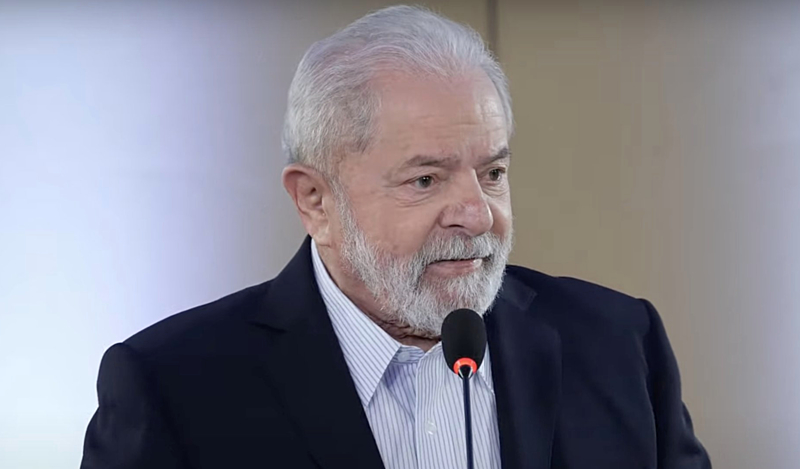 Após pedido de anulação de votos, Lula diz que Brasil precisa de democracia