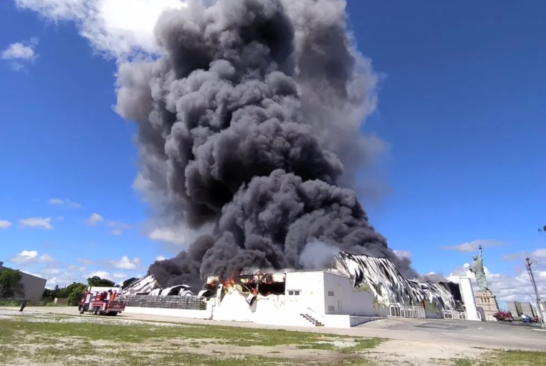 Vídeo: Incêndio destrói loja da Havan em Vitória da Conquista, na Bahia