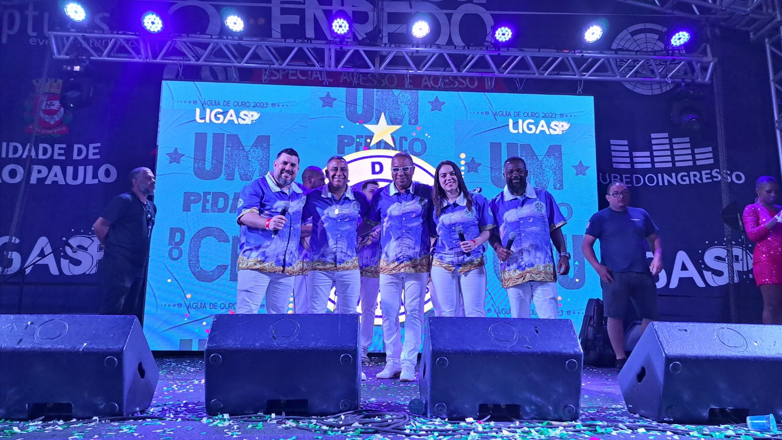 Vídeo: Águia de Ouro faz minidesfile na Fábrica do Samba