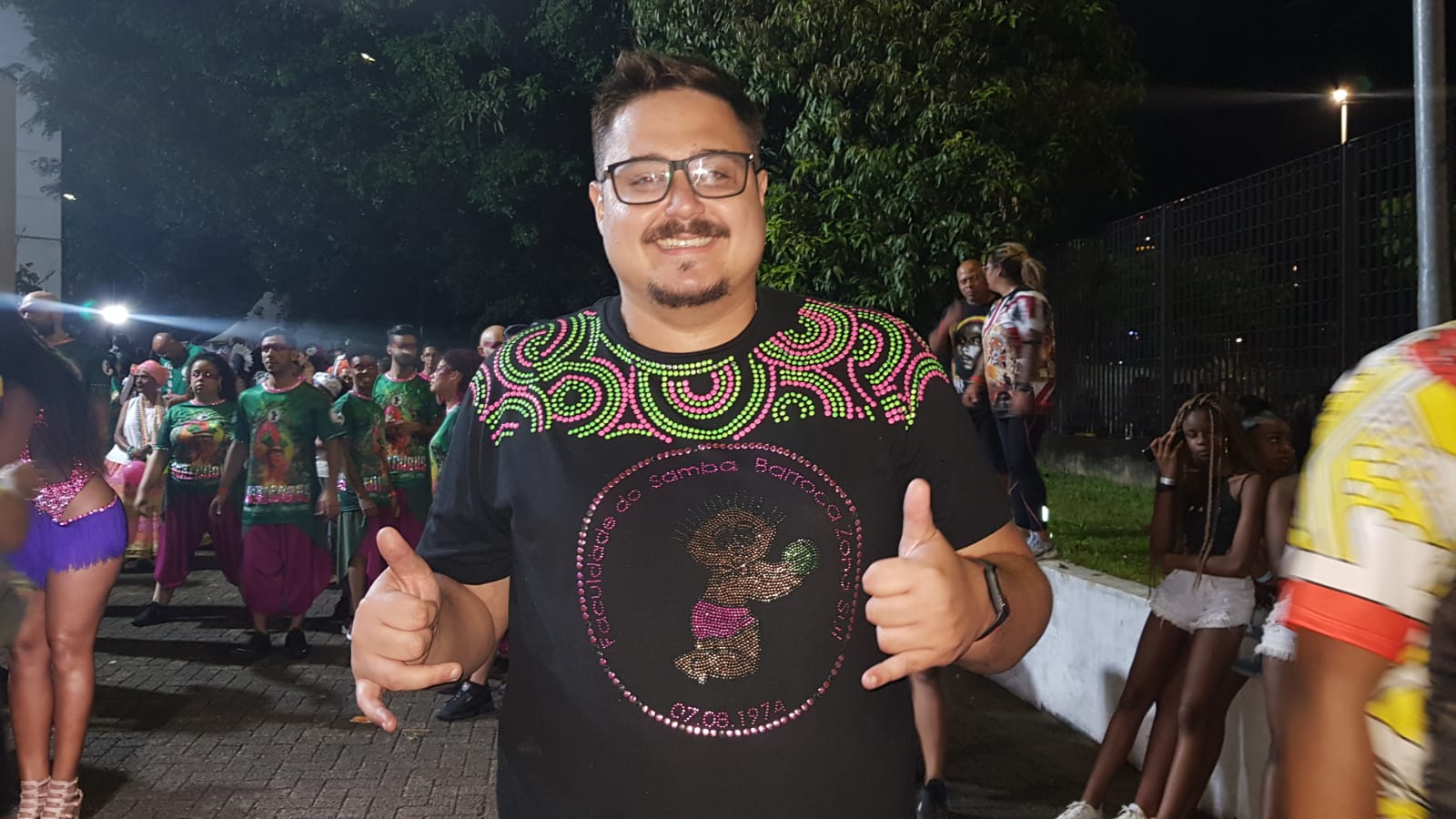 Carnavalesco da Barroca comenta desafio de assinar primeiro Carnaval solo no Especial