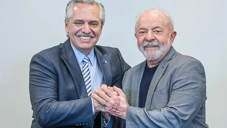 ‘Se a Argentina ganha, a América Latina ganha’, diz Fernández a Lula