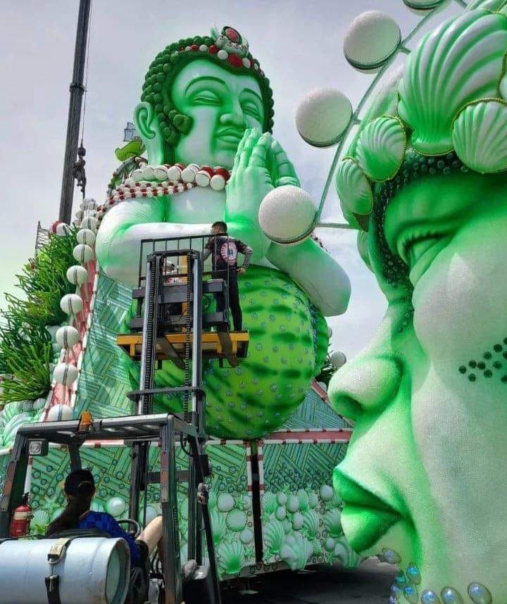 Clima de Carnaval no ar: veja imagens das alegorias no Sambódromo do Anhembi