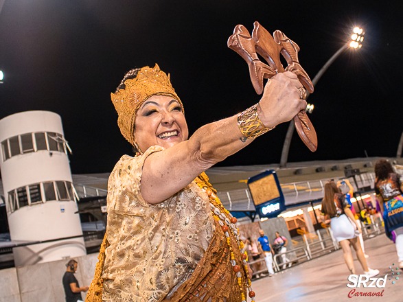 Rosas de Ouro faz terceira simulação de desfile; veja imagens