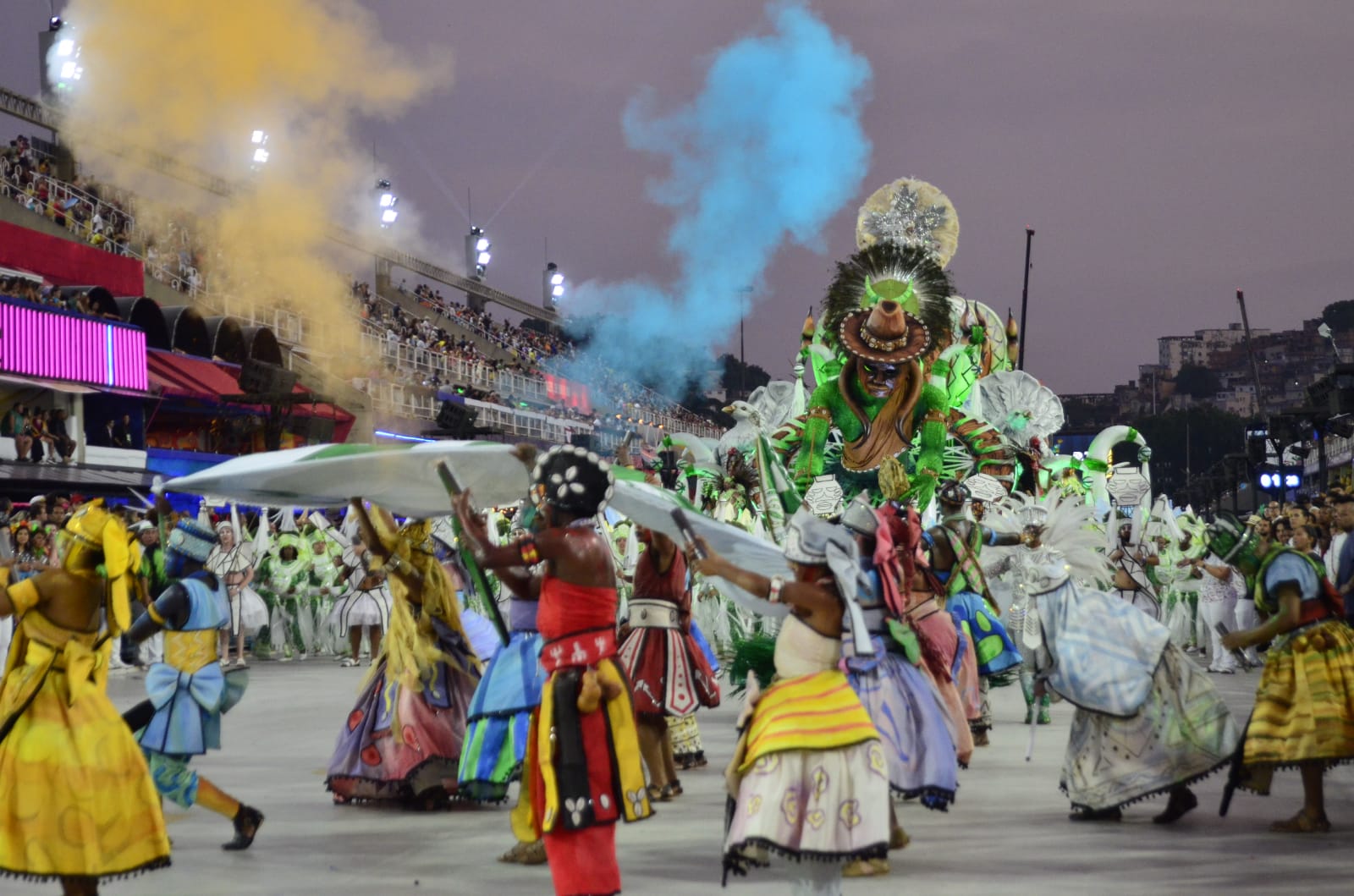 Império da Tijuca tem novo carnavalesco