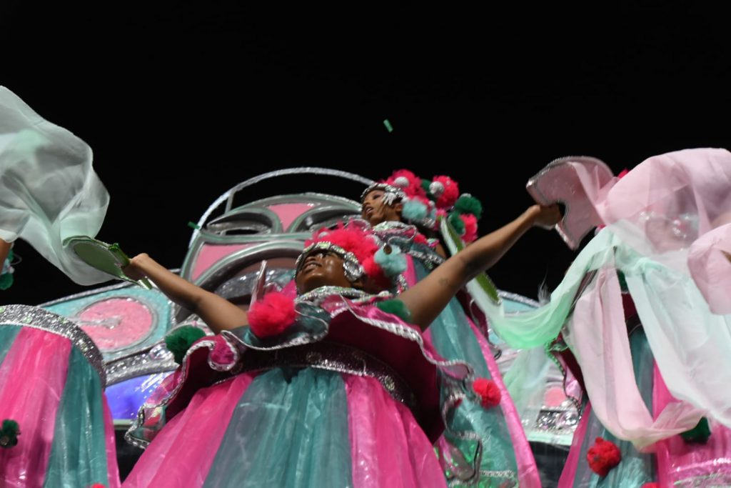 Mangueira no Desfile das Campeãs 2023. Foto: Juliana Dias/SRzd