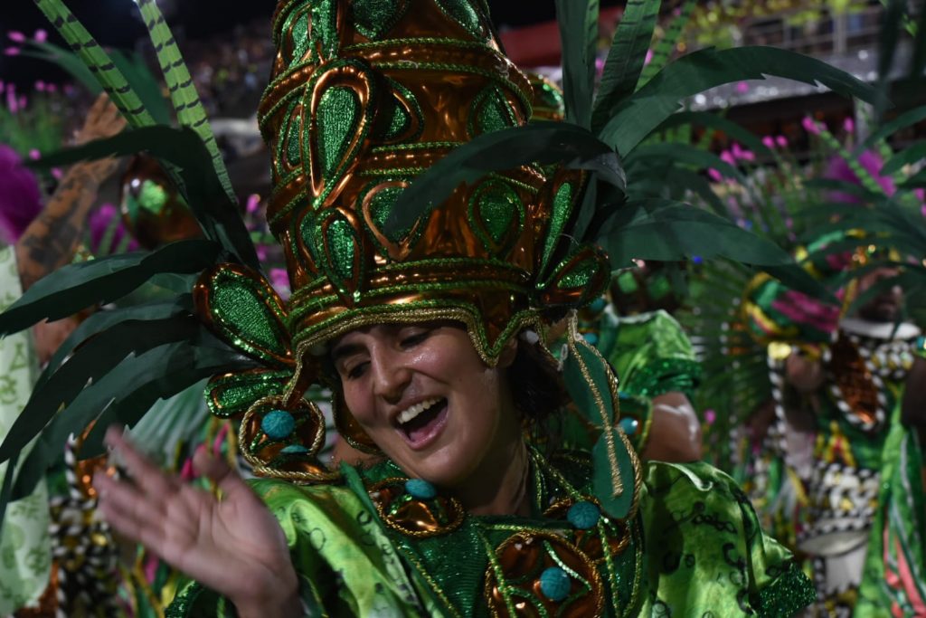 Mangueira no Desfile das Campeãs 2023. Foto: Juliana Dias/SRzd