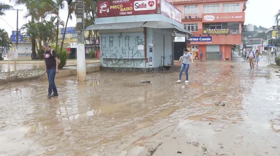 ‘Lamentamos nossa incompetência’, diz prefeitura de cidade paulista após temporal