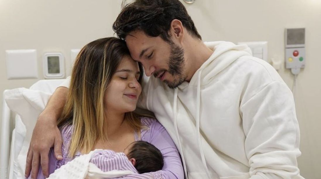 Viih Tube e Eliezer revelam sexo do bebê que estão esperando