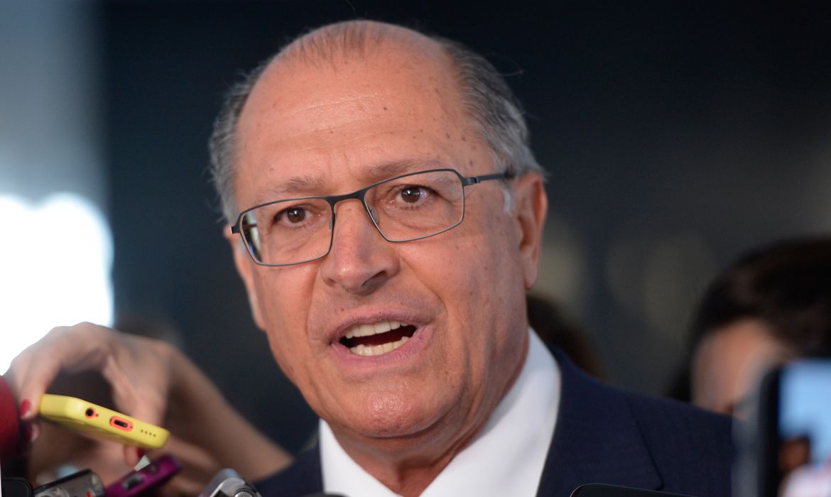 Alckmin: ‘Civis e militares devem ser punidos pelos atos do 8 de janeiro’