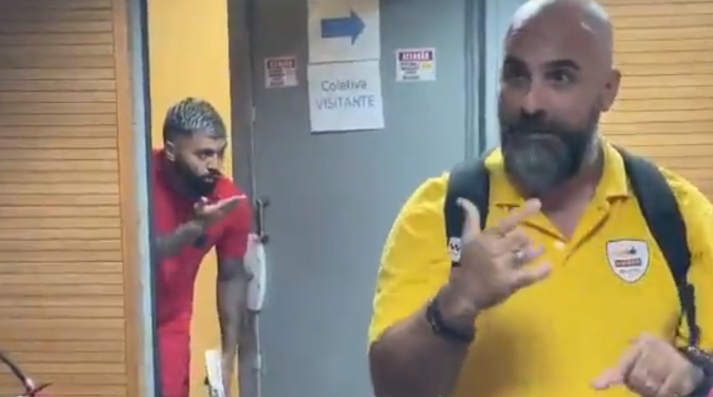 VÍDEO: Saudades? Gabigol vai a entrevista de Dorival e manda beijo para técnico do São Paulo