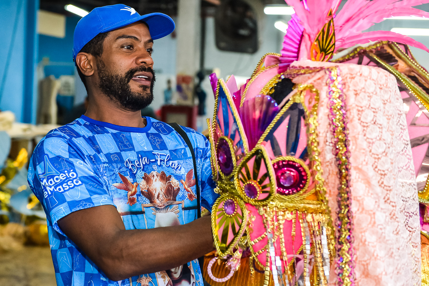 Sucesso em Vai na Fé, Samuel de Assis quase mostra demais ao postar foto nu