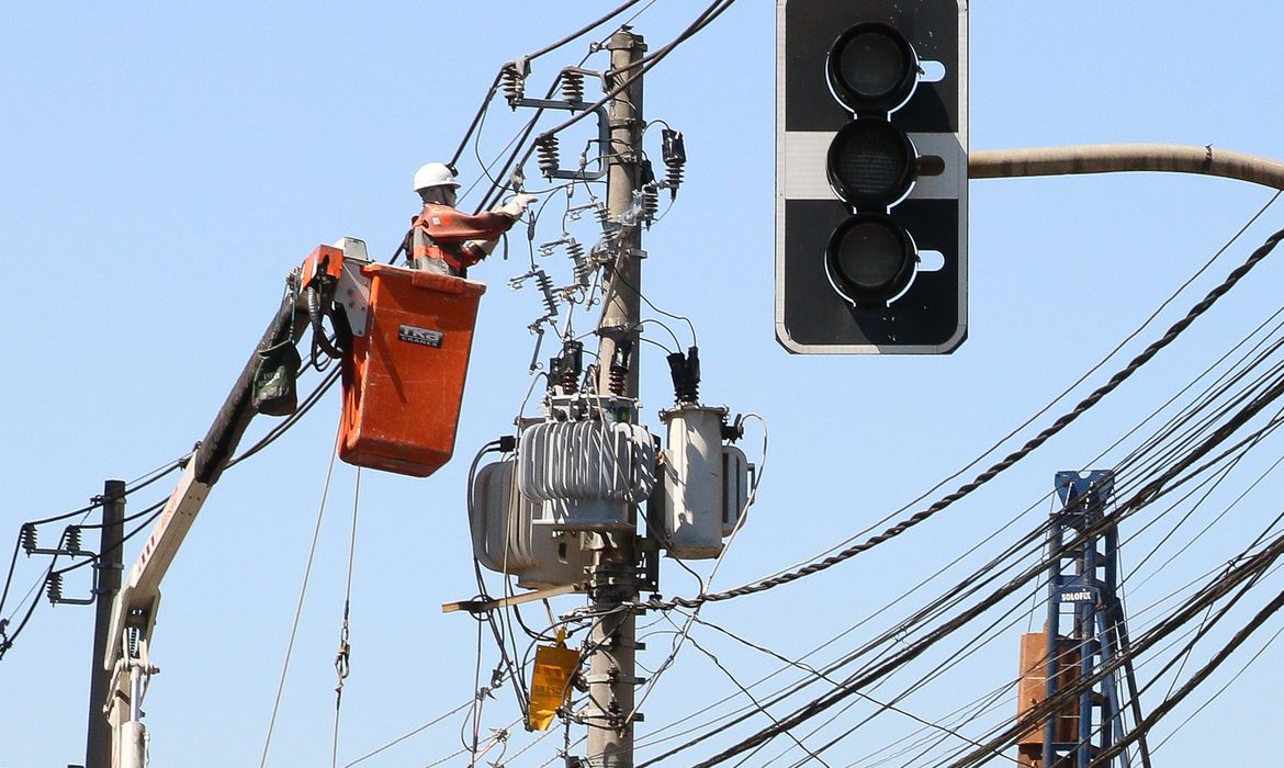 Prefeitos do estado do Rio cobram solução para falta de energia