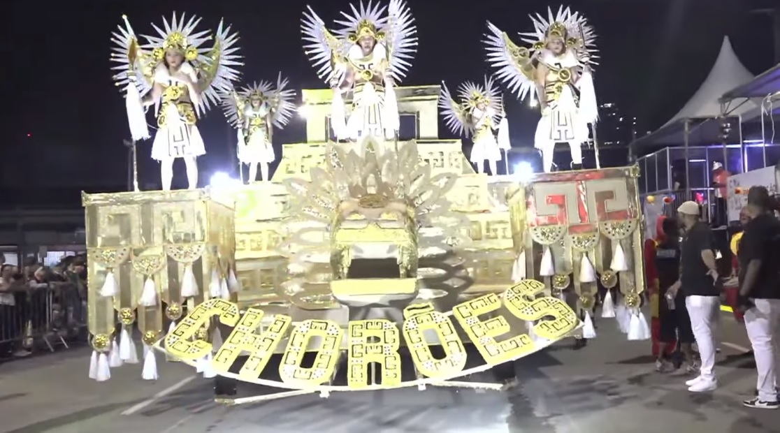 Blocos de fantasia abrem os desfiles da Uesp no Carnaval 2024 na Vila Esperança