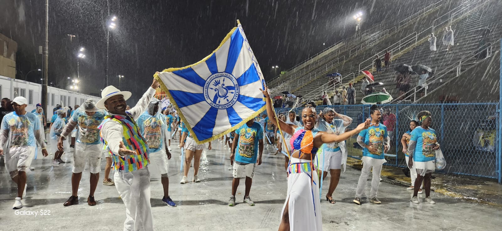 Niterói sofre com chuva intensa em treino geral na Sapucaí