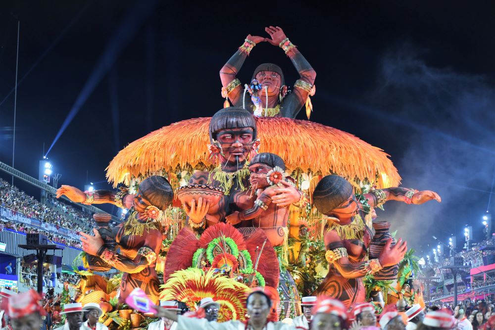Puxado pelo Carnaval, Rio bate recorde de turistas estrangeiros