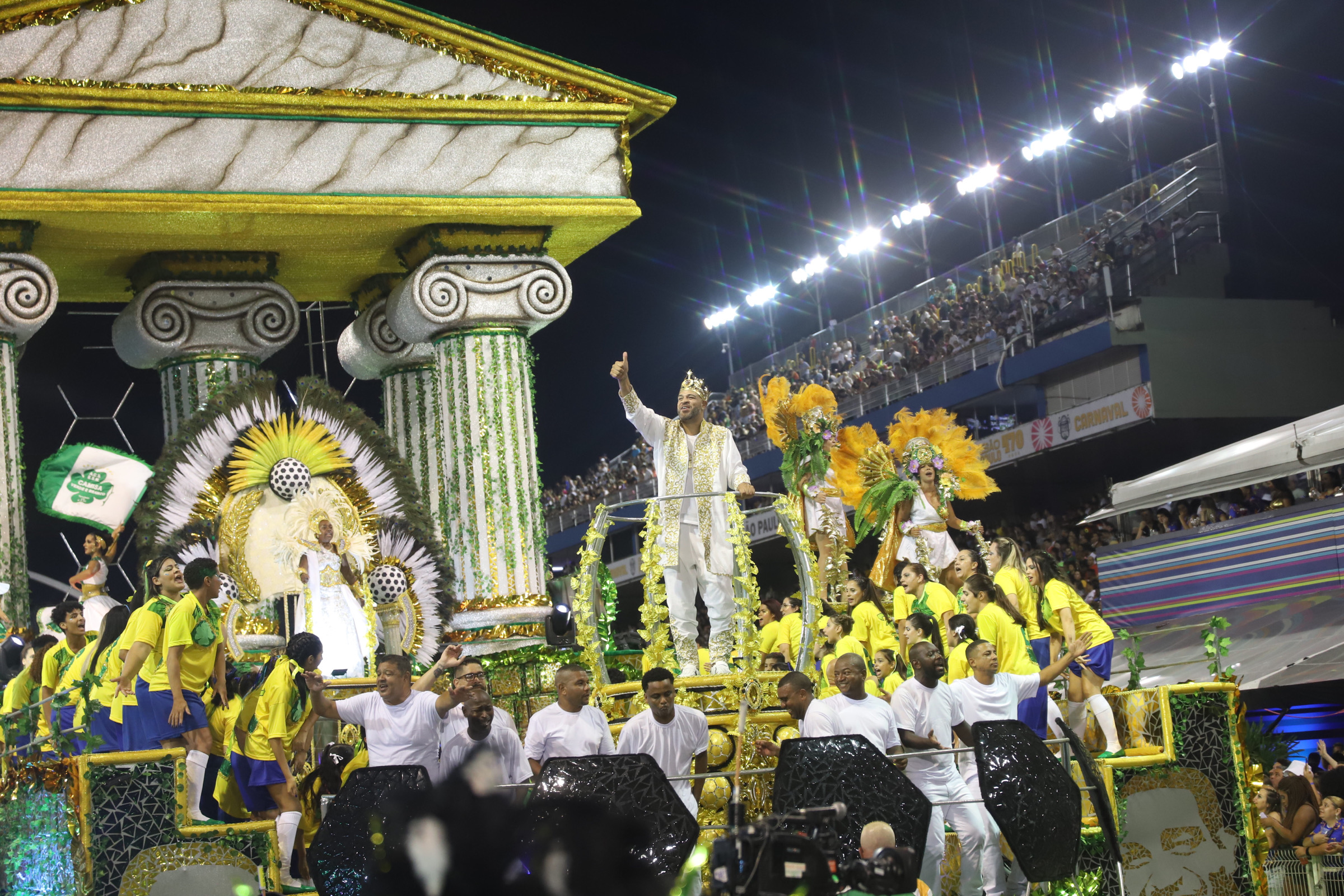 Desfile 2024 da Camisa Verde e Branco. Foto: Cesar R. Santos/SRzd