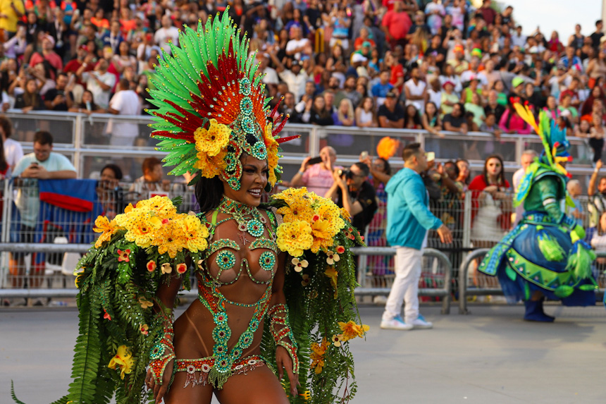 Desfile 2024 da Rosas de Ouro. Foto: Cesar R. Santos/SRzd