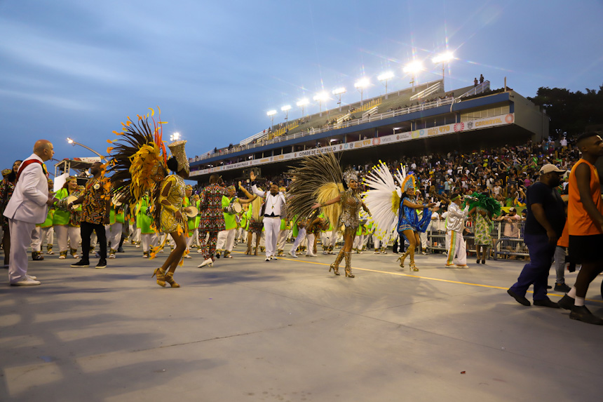 Desfile 2024 da Unidos do Peruche. Foto: Cesar R. Santos/SRzd