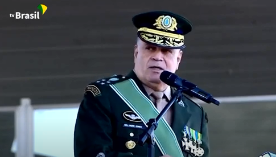 General do Exército ameaçou prender Bolsonaro caso avançasse com Golpe