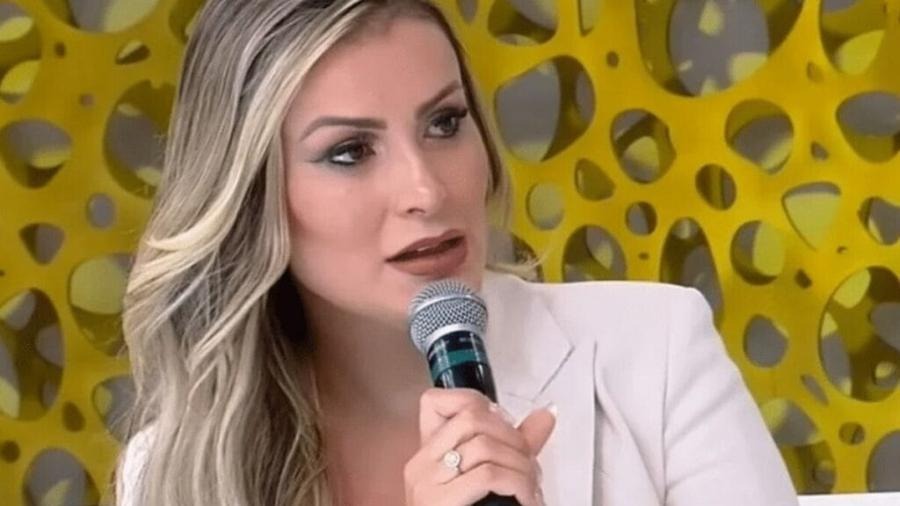 Andressa Urach diz quanto já faturou produzindo conteúdo adulto