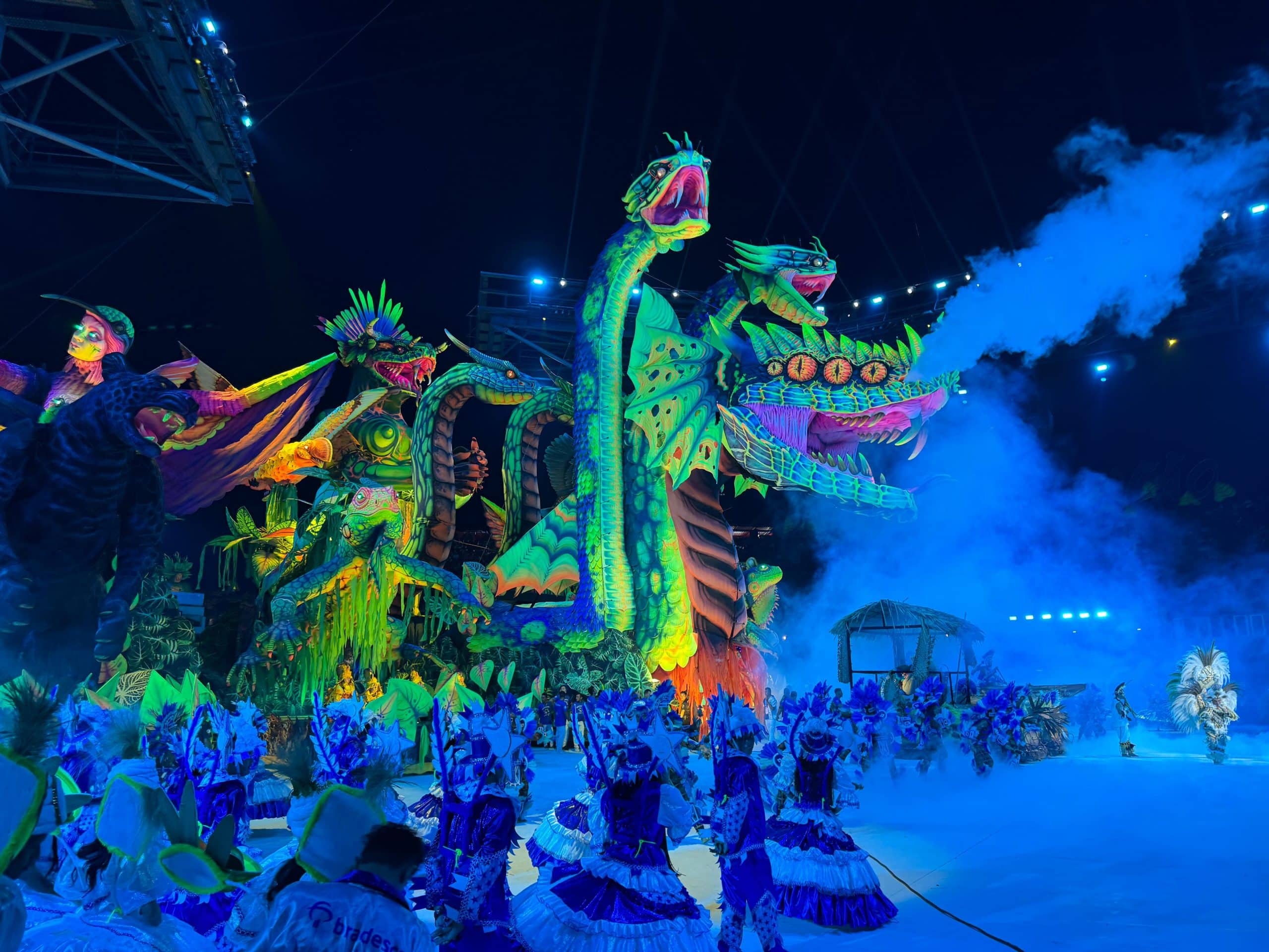 Colorido e inovador, Caprichoso abre festival com espetáculo plástico irretocável