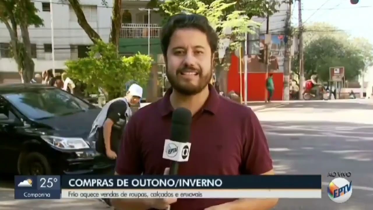 VÍDEO: Homem abaixa as calças durante reportagem ao vivo na Globo