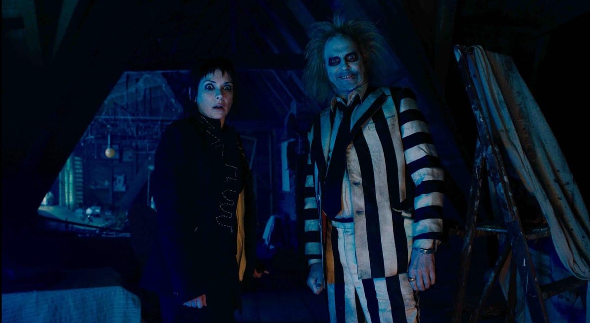 ‘Os Fantasmas Ainda se Divertem – Beetlejuice Beetlejuice’ respeita o clássico que o originou