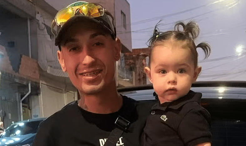 Influencer desabafa após morte da filha de 2 anos: ‘pesadelo infinito’