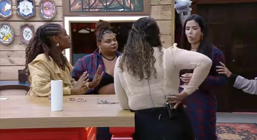 A Fazenda 16: Suelen e Vanessa discutem após formação da Roça