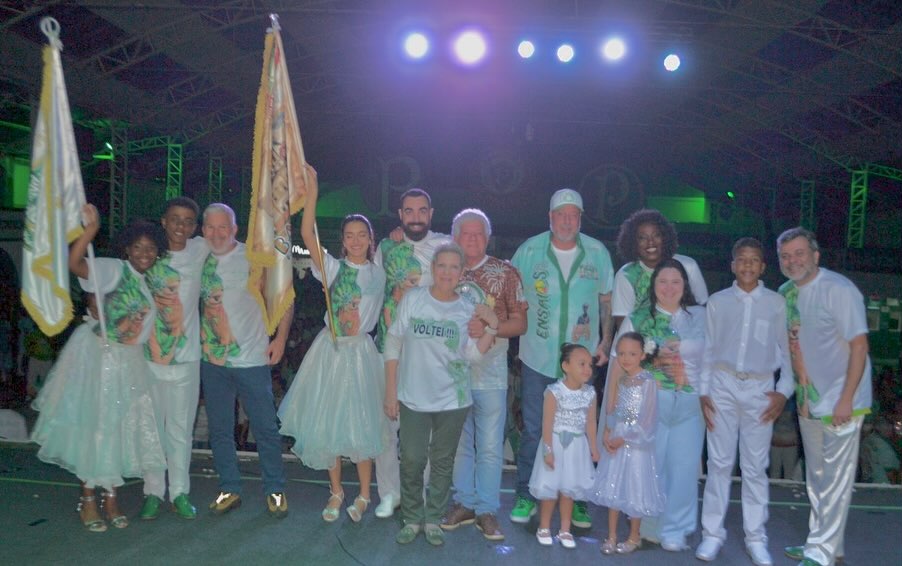 Porta-bandeira Miriam Acedo é homenageada em ensaio da Mancha Verde. Foto: Divulgação/Mancha Verde