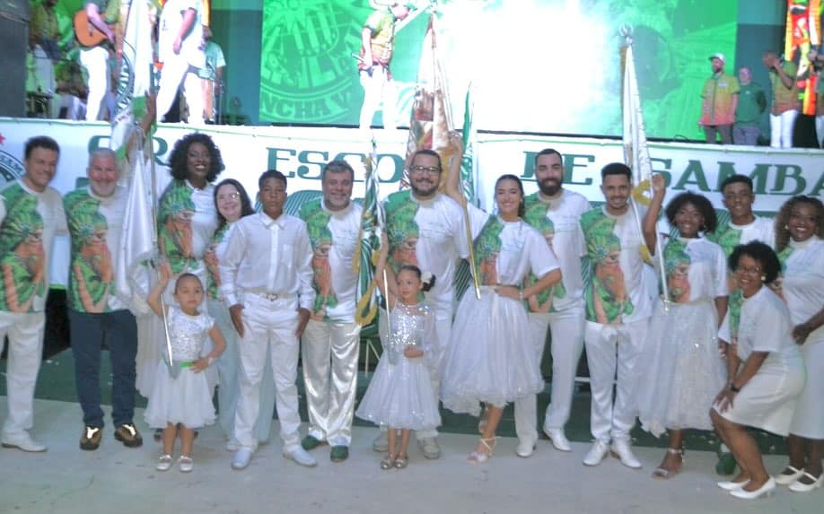 Porta-bandeira Miriam Acedo é homenageada em ensaio da Mancha Verde. Foto: Divulgação/Mancha Verde