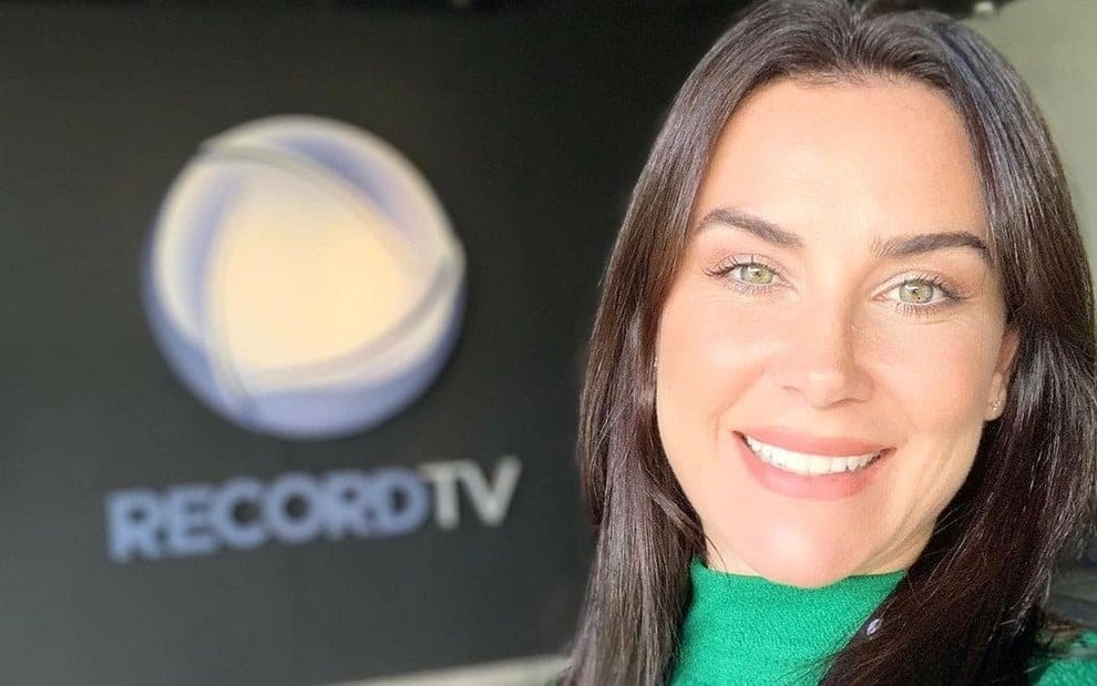 Demitida da RecordTV, Larissa Erthal surpreende: ‘Tem presente maior?’