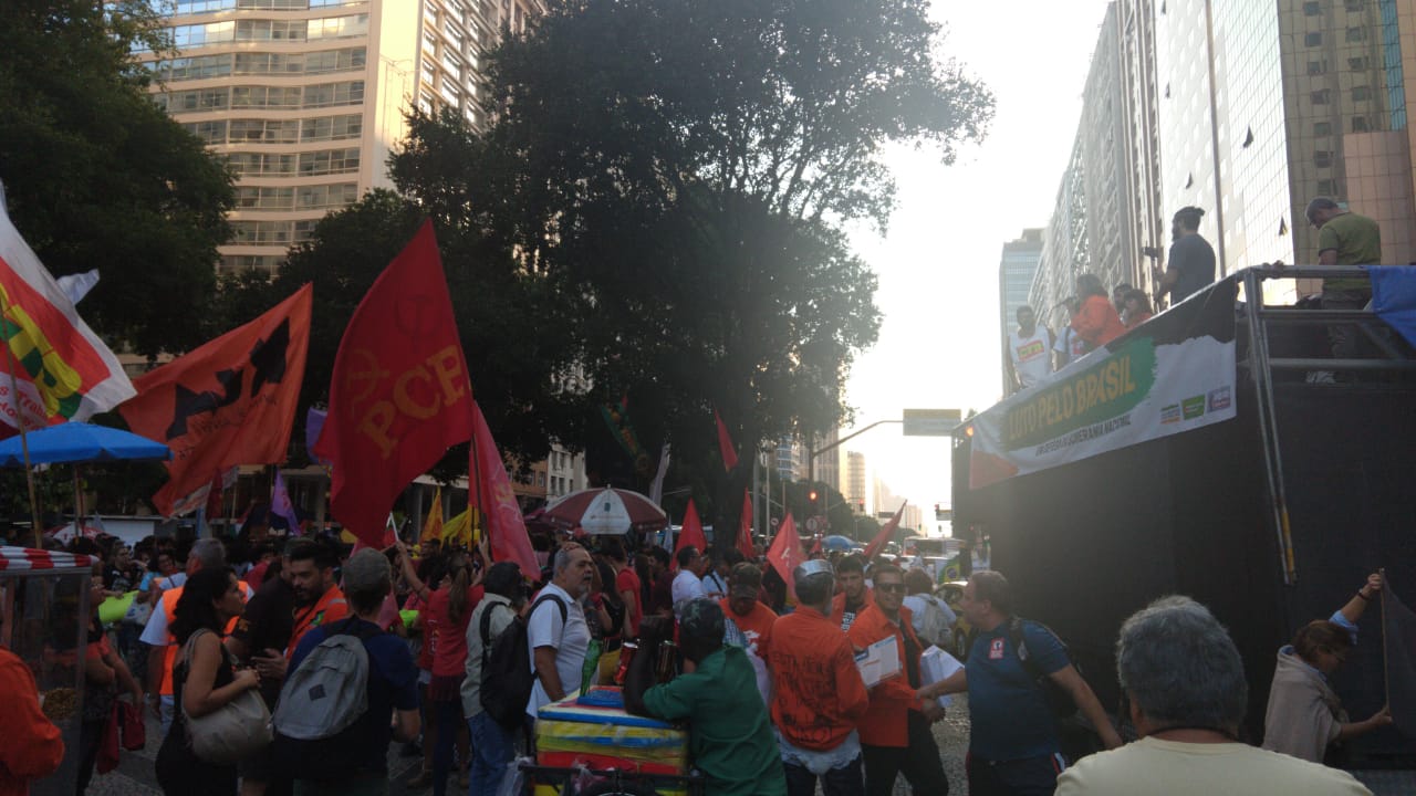 Ato pela educação e pela soberania no Rio de Janeiro. Foto: Túlio Ribeiro