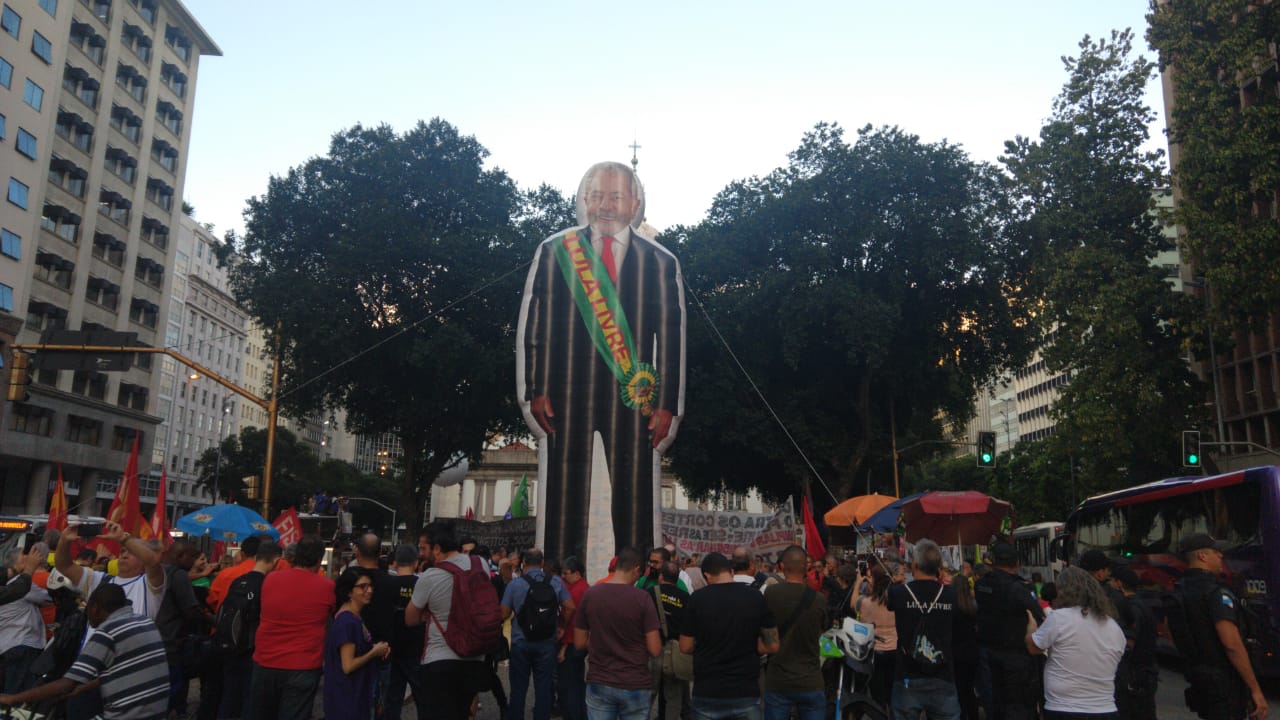 Ato pela educação e pela soberania no Rio de Janeiro. Foto: Túlio Ribeiro