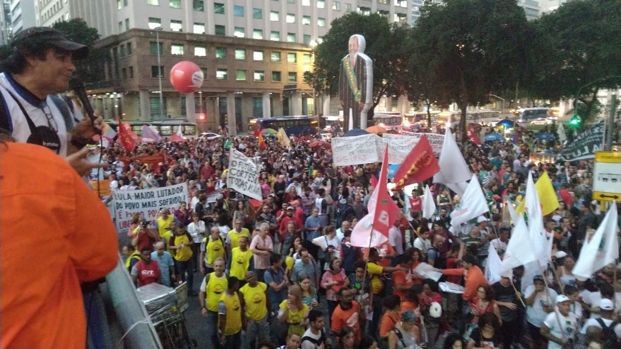 Ato pela educação e pela soberania no Rio de Janeiro. Foto: Túlio Ribeiro