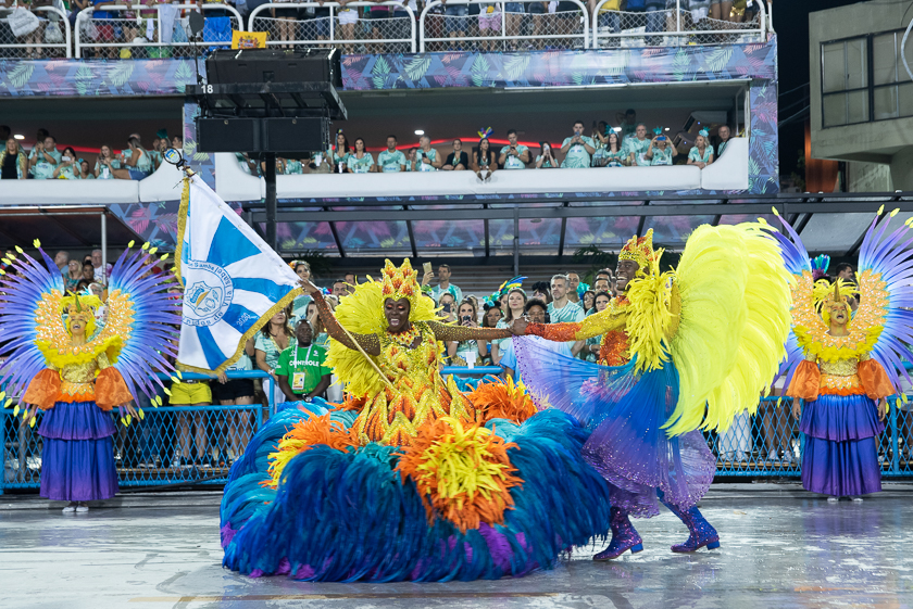 Lei transforma mestre-sala e porta-bandeira em patrimônio do Rio