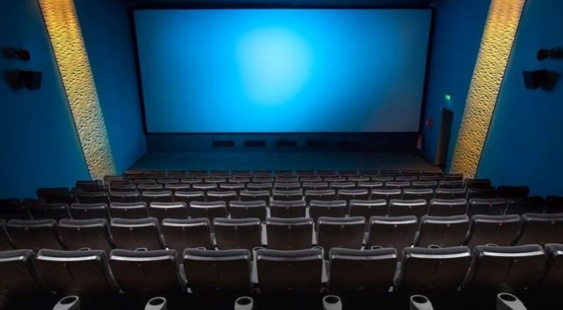Com cinemas fechados, filmes estreiam direto em plataformas de vídeos nos  EUA; veja lista, Cinema