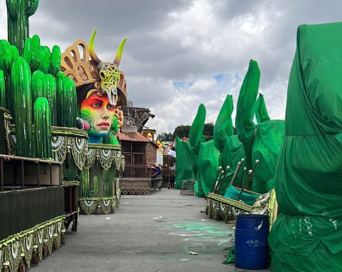 Alegoria da Mancha Verde 2023 em montagem. Foto: Reprodução/Instagram/Paulo Serdan Filho