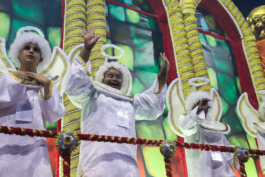 Bom demais que só': Colorado do Brás faz seu desfile no Carnaval 2024