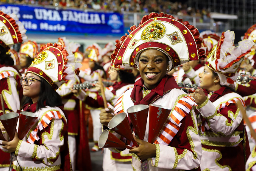 Bom demais que só': Colorado do Brás faz seu desfile no Carnaval 2024